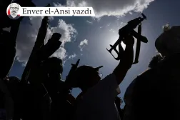 Husilerin destekçileri, Yemen'in başkenti Sana'da İran'la dayanışma gösterisi düzenledi, 10 Nisan 2026 (Reuters)