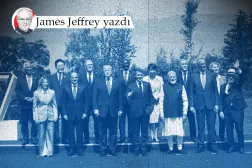 G7 Zirvesi sırasında Fransa'nın doğusundaki Evian şehrinde çekilen aile fotoğrafı, 16 Haziran 2026 (AFP)