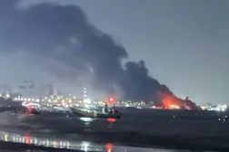 لقطة من فيديو متداول تُظهر انفجارات في بندر عباس (وسائل التواصل الاجتماعي)