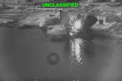 İran'ın güneyindeki Bender Abbas'ta demirleme noktasına yönelik ABD saldırılarını gösteren videodan (CENTCOM)