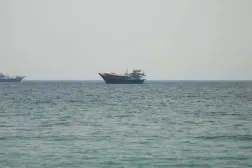 Umman'ın Musandam kentinden görünen Hürmüz Boğazı'ndaki gemiler (Reuters)