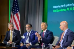 Vantive şirketinin CEO’su Chris Toth (sağdan ikinci), Excelerate Energy Başkanı ve CEO’su Steven Kobos, Commercis CEO’su Alan Afrasiab ve General Electric’in kurumsal işlerden sorumlu başkanı ve ABD-Irak İş Konseyi Başkanı Roger Martella ile birlikte 17 Temmuz 2026’da Washington’da düzenlenen ABD Ticaret Odası İş Zirvesi’nde (AP)
