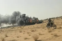 Mali'nin kuzeyindeki Gao kentinde saldırının düzenlendiği bölgede yükselen duman (AP)