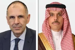 Suudi Arabistan Dışişleri Bakanı Prens Faysal bin Ferhan (sağda)ve Yunan mevkidaşı Yorgos Gerapetritis (Şarku'l Avsat)