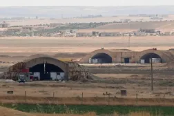 İsrail'in dün düzenlediği saldırıların ardından Ebu el-Zuhur askeri üssünün görünümü (Reuters)