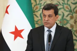 SDG Lideri Mazlum Abdi, Şam'da Suriye Cumhurbaşkanlığı Sarayı'nda konuşma yapıyor (AP)