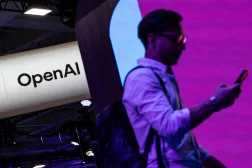 17 Eylül 2026'da Kaliforniya'nın San Francisco kentindeki Dreamforce 2026 teknoloji zirvesinde, Moscone Center'daki OpenAI standını ziyaret edenler (Reuters)