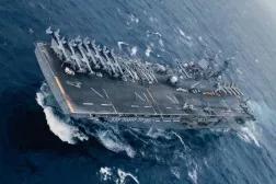  USS Boxer amfibi hücum gemisi bölgedeki operasyonları sırasında görülüyor. (CENTCOM)
