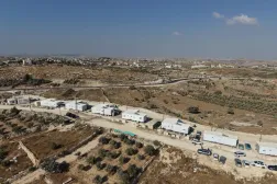 Batı Şeria’daki Filistin kenti Beytüllahim yakınlarında bulunan Gush Etzion yerleşim blokunda yeni bir yerleşimin açılışı sırasında konut birimleri görülüyor (AP)