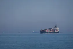 17 Nisan 2025’te Ukrayna’nın Odesa kenti açıklarında Karadeniz’de bulunan yük gemileri (Reuters)