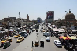 سوق الشورجة للبيع بالجملة في وسط بغداد بالعراق (رويترز)