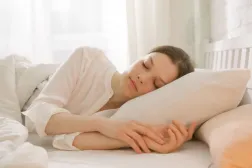 Ortalama bir insan her gece yaklaşık iki saatini rüya görerek geçirirken birçok kişi uyandıktan sonra rüyalarını hatırlamıyor (Pexels)