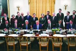 ABD Başkanı, 29 Eylül 2026'da Beyaz Saray'da teknoloji sektörünün yöneticileriyle yapay zekâ konusunda düzenlenen toplantıda konuşurken (AFP)