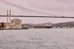 30 September 2026, Türkiye, Istanbul: Ships are sailing on the Bosphorus. Photo: Rolf Vennenbernd/dpa