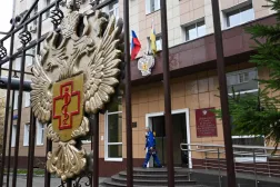 A maintenance worker walks out of the headquarters of Russia's consumer and health watchdog Rospotrebnadzor in Moscow on October 5, 2026. (AFP)