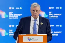 بيدرو ميراس يتحدث إلى الحضور مع انطلاق مؤتمر البترول العالمي الخامس والعشرين في الرياض (الشرق الأوسط)
