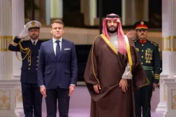 Suudi Arabistan Veliaht Prensi, geçmişteki bir ziyarette Fransa Cumhurbaşkanını karşıladı (SPA)