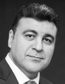 ياسر عبد العزيز