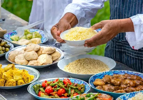 تجنُّب الأطعمة الدسمة والحلوى المفرطة في رمضان يساعد على إنقاص الوزن (بكساباي)