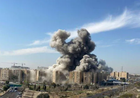 انفجار ضخم يهز شرق العاصمة طهران صباح الأربعاء (شبكات التواصل)