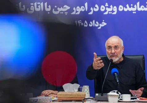 صورة نشرها موقع قاليباف الرسمي من لقائه مع أعضاء الغرفة التجارية الأربعاء