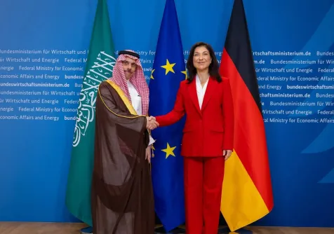 وزيرة الشؤون الاقتصادية والطاقة الألمانية كاترينا رايش مستقبلة وزير الخارجية السعودي الأمير فيصل بن فرحان في برلين (واس)