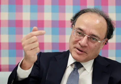 وزير المالية الباكستاني محمد أورنغزيب (رويترز)