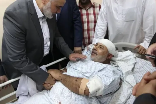 İsmail Heniyye ve Tevfik Ebu Naim (Arşiv – AFP)