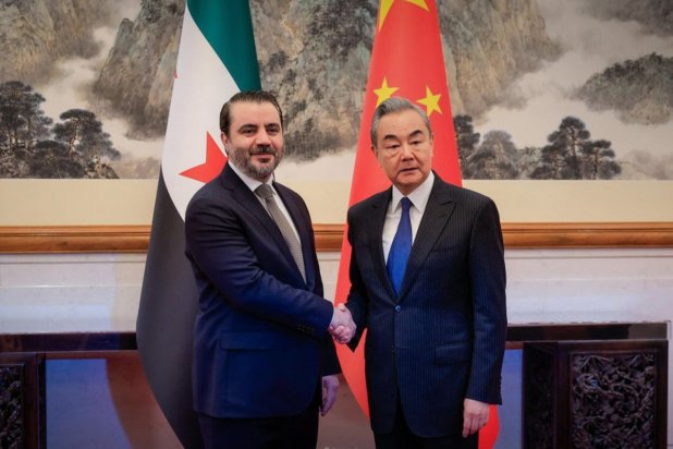 Suriye Dışişleri Bakanı Esad el-Şeybani ile Çin Dışişleri Bakanı Wang Yi Pekin'de görüştü (Sana)
