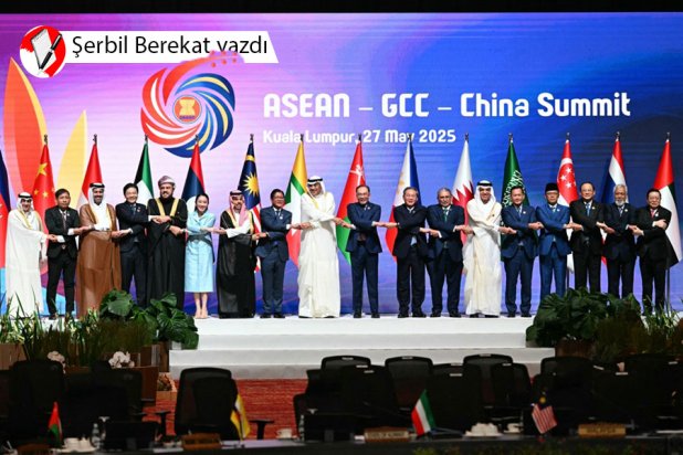 Kuala Lumpur'da düzenlenen 46. Güneydoğu Asya Ülkeleri Birliği (ASEAN) Zirvesi'nin ardından, ASEAN-KİK-Çin Zirvesi'nde çekilen aile fotoğrafı, 27 Mayıs 2025 (AFP)