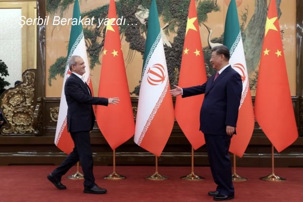 İran Cumhurbaşkanı Mesud Pezeşkiyan ve Çinli mevkidaşı Şi Cinping, Pekin, 2 Eylül 2025 (Reuters)