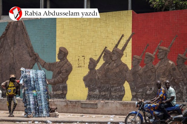 Mali'nin başkenti Bamako'daki Ordu Anıtı, 26 Nisan 2026 (AFP)