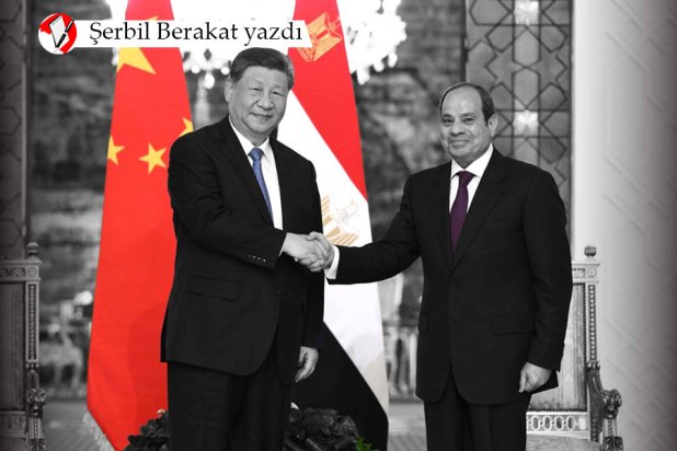 Çin Devlet Başkanı Şi Cinping, Kahire'de görüştüğü Mısır Devlet Başkanı Abdulfettah es-Sisi ile el sıkışıyor, 2 Eylül 2026 (AP) 