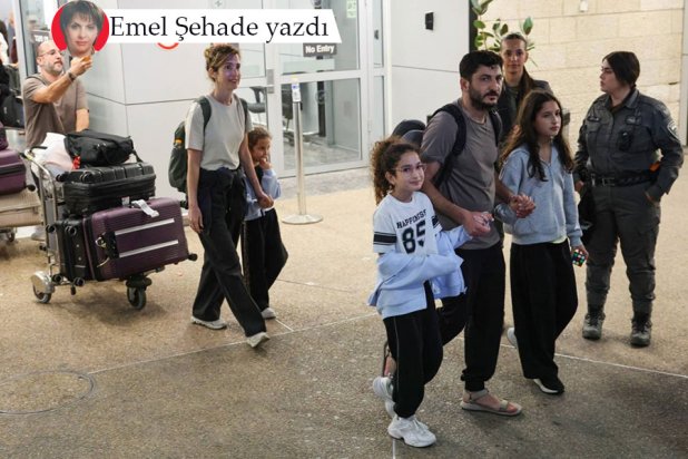 30 Eylül 2026’da İsrail’in Ben Gurion Havalimanı’na iniş yaptıktan sonra uçaktaki yolcular (AFP)