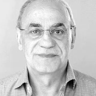 عزيز العظمة