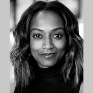 نادية رولينسون