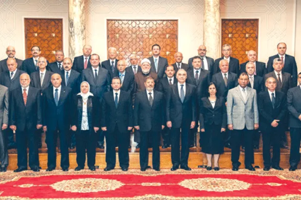 حكومة مصر تغير 9 وزراء.. والرئيس مرسي يعتبرها خطوة جديدة للتطوير 