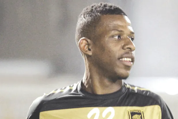 الغموض يكتنف عودة هزازي.. وأبو سبعان بديلا لساندرو