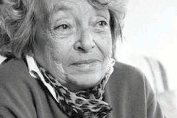 دوراس تتحدث عن نفسها وتنتقد بارث وسوليرز وأراغون