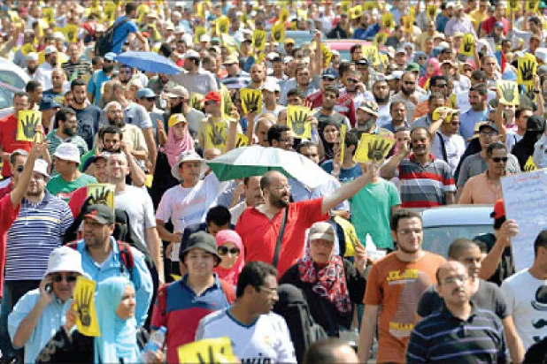 قتلى ومصابون في اشتباكات بين مؤيدي إخوان مصر ومعارضيهم