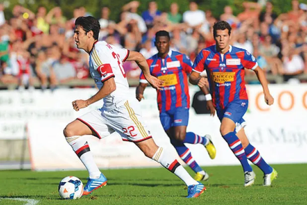 الميلان يعيش أفراحا خلال الظهور الأول لكاكا بعد عودته