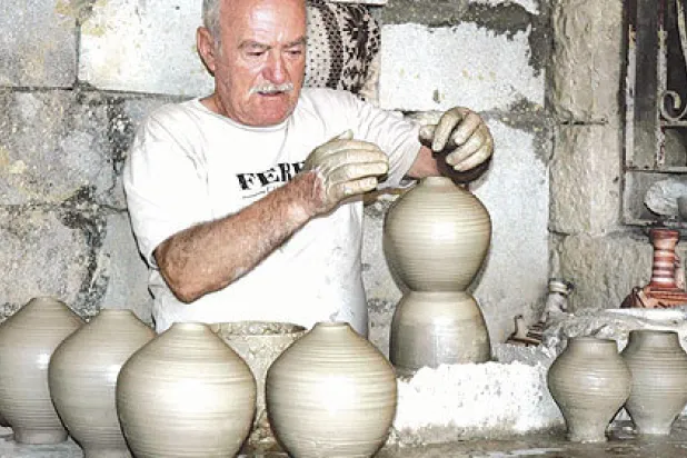 حرفة راشيا الفخار اليدوية تندثر تدريجيا في لبنان