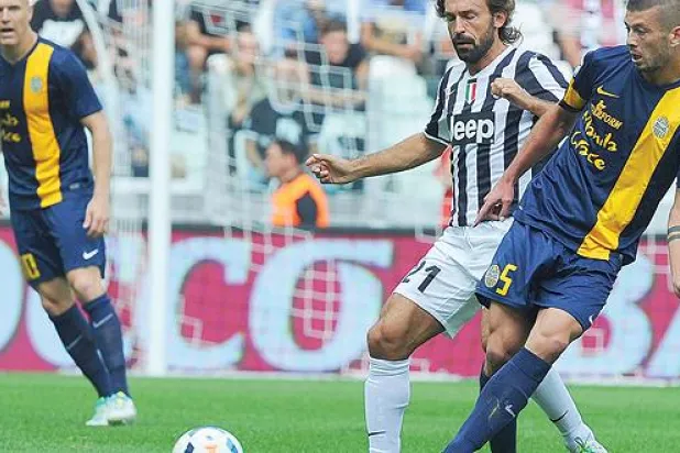 تصرفات بيرلو وبالوتيللي تؤرق مدربي اليوفي والميلان