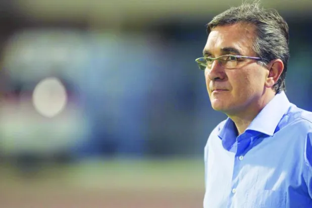 الضغوط الجماهيرية تغير قناعات الاتفاقيين وتعصف بالألماني بوكير