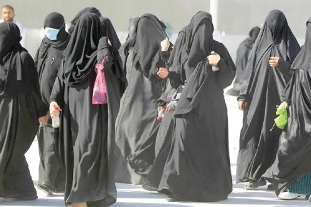 سعوديات في النشاطات الدينية.. ثلث قرن من التحولات