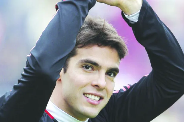 كاكا يقود الميلان أمام برشلونة بعد تماثله للشفاء