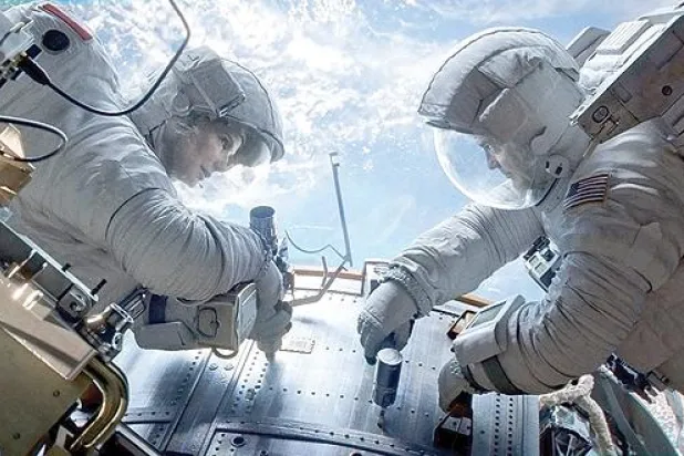 من فيلم «جاذبية»