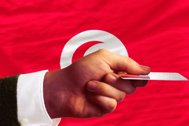 مؤسسات مالية عالمية تربط تسريح قروض لتونس بإجراء إصلاحات اقتصادية وتجاوز الأزمة السياسية