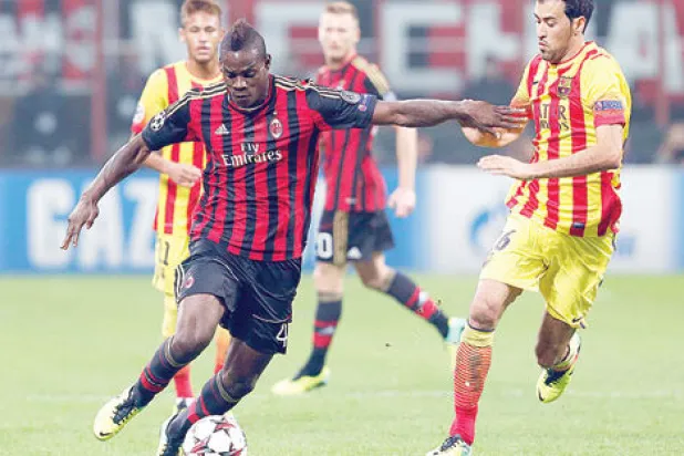 بالوتيللي وبيرلو وبوفون.. الإيطاليون الوحيدون في قائمة الخمسين مرشحا للكرة الذهبية