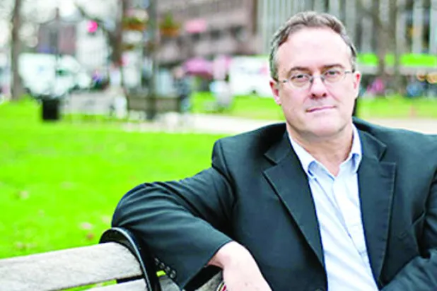 الصحافي الأميركي كريستيان كارل: حزنت على نهاية «نيوزويك».. وعبقرية ثاتشر دفعتني للكتابة عنها